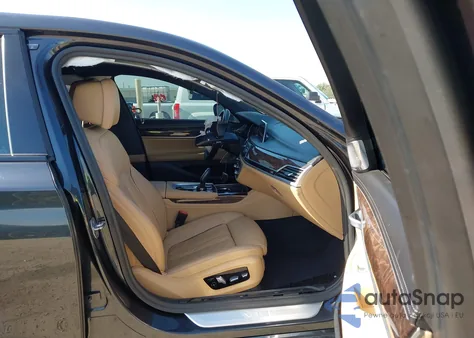 2019 BMW M760I xDrive from USA, damaged, VIN WBA7H6C52KG615190